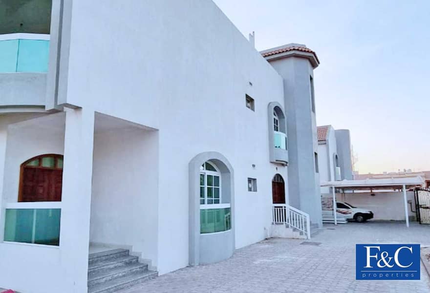 Large 5 bedroom villa with Large Terrace