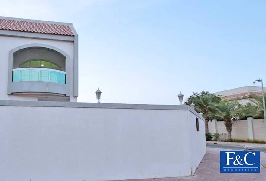 6 Large 5 bedroom villa with Large Terrace