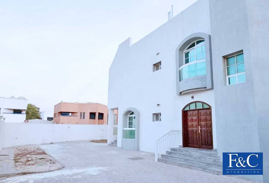 7 Large 5 bedroom villa with Large Terrace