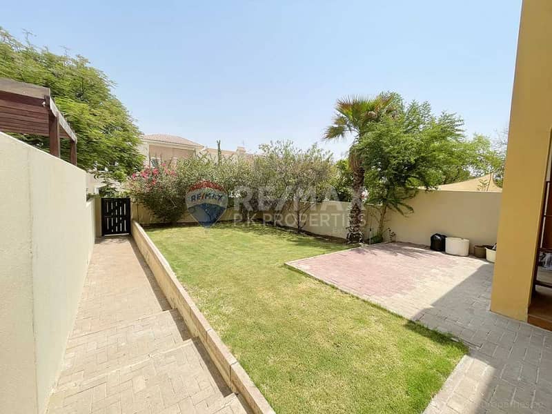 Immaculate | Landscaped Garden | Ready to move
