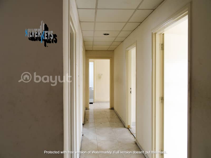 5 2000sqft 3 BHK FLAT IN DAMASCUS STREET AREA