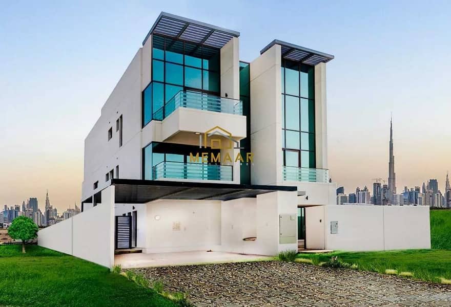Owns a 4-room villa in Grand Views,  3390000 dirhams