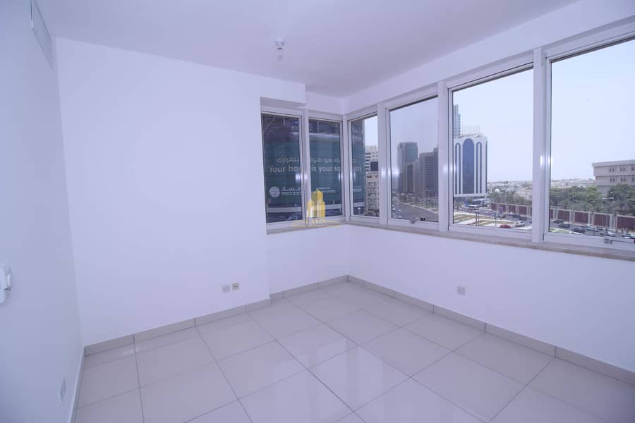 20 3 Bedroom apartment with wide park & road view | Prime location !