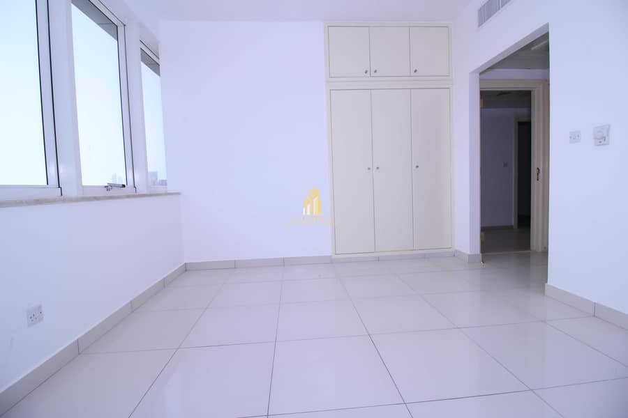 22 3 Bedroom apartment with wide park & road view | Prime location !