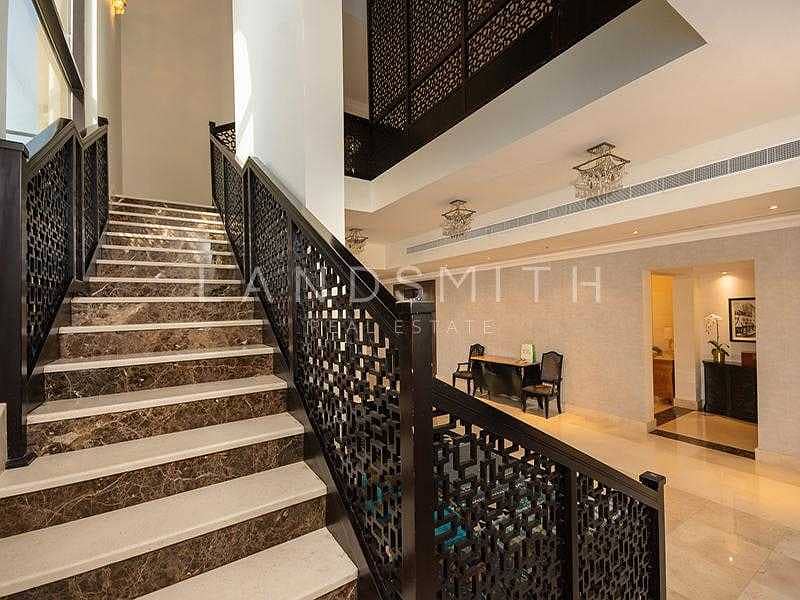 26 Gorgeous | Luxurious 5 BR Villa in Prime Location