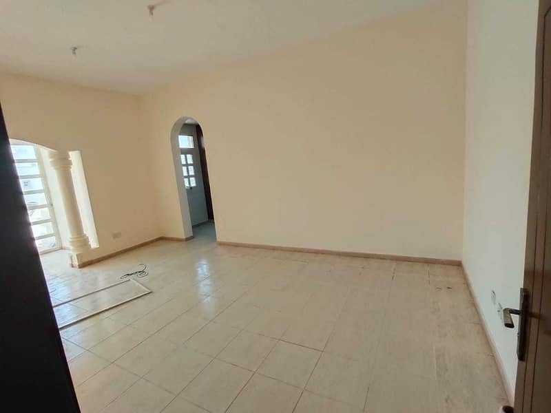 CHANCE DEAL 4 BED AND HALL WITH MAJLIS AND SALAH FOR RENT IN MBZ