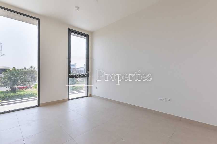 Golf course facing | Contemporary style villa Golf course facing | Contemporary style villa