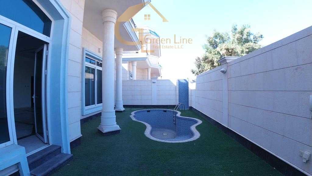 4 Blue Villa at Jumeirah I with Maids Room I 2 Kitchens I Side Unit