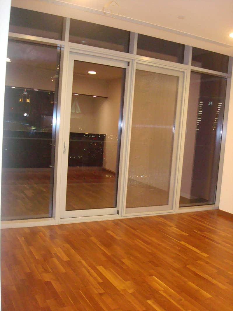33 Nicely Maintained 1 BR I Facing the Sea and DIFC Views