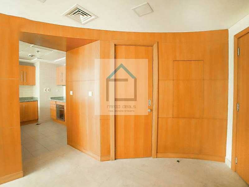 7 Well maintained 1BR facing SZR @ Madina Tower