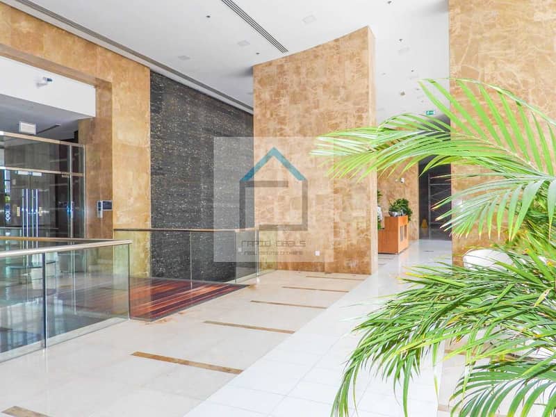 15 Well maintained 1BR facing SZR @ Madina Tower