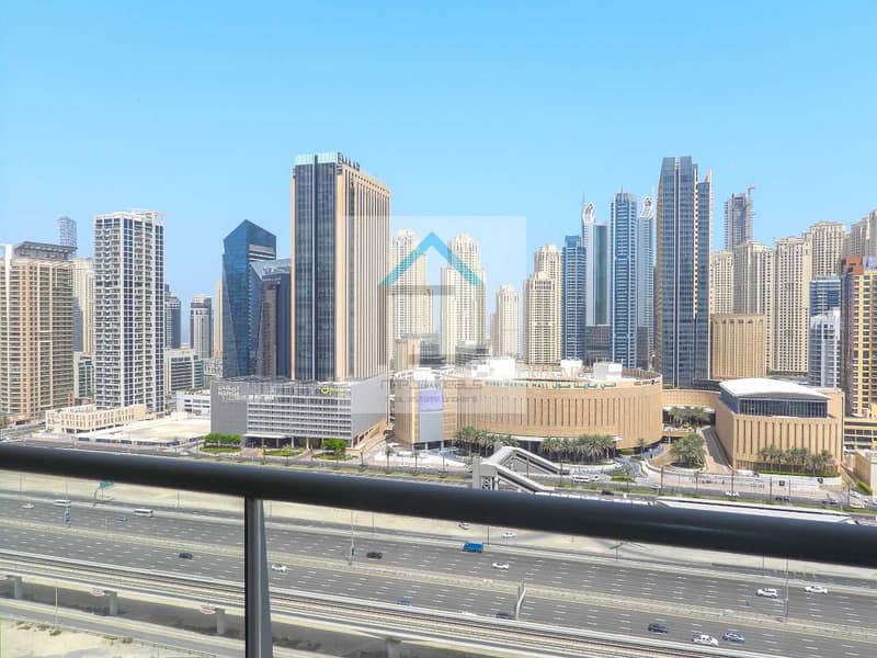 17 Well maintained 1BR facing SZR @ Madina Tower