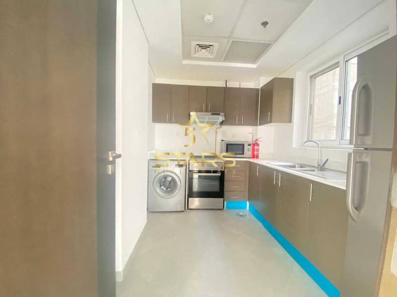 10 Fully Equipped Kitchen|Elegant 1 Bedroom for rent
