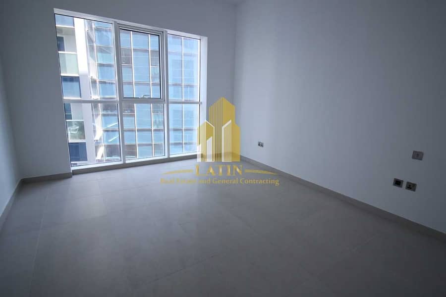 15 Sea View ! 2Bed+M+Laundry with Balcony