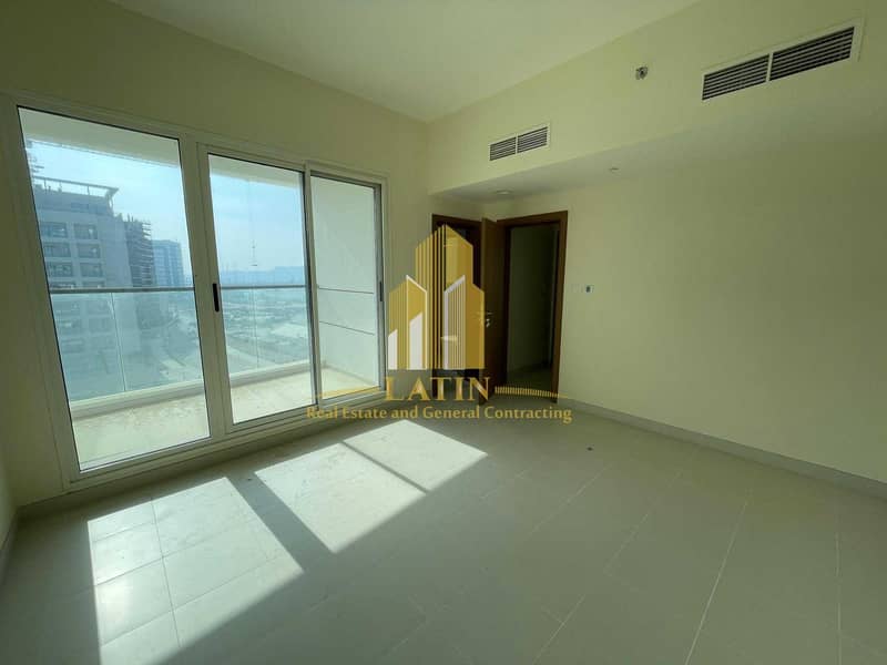 4 1MONTH FREE! / Stunning Unit with Sea View and Maid's Room