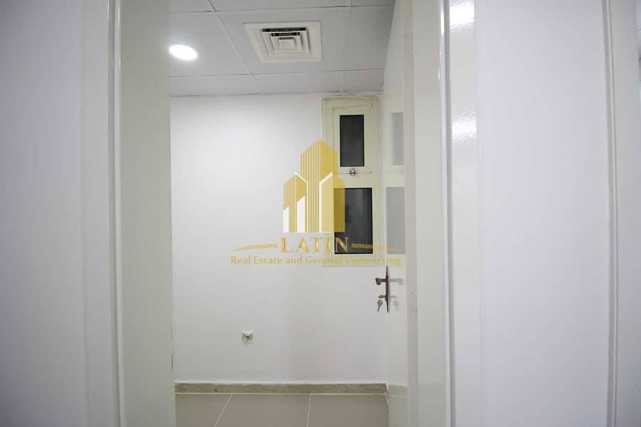 17 NO COMMISSION!  1MONTH FREE !Three Bedroom Apartment with Maids room & Balcony in Al Falah Street for 65K ONLY!