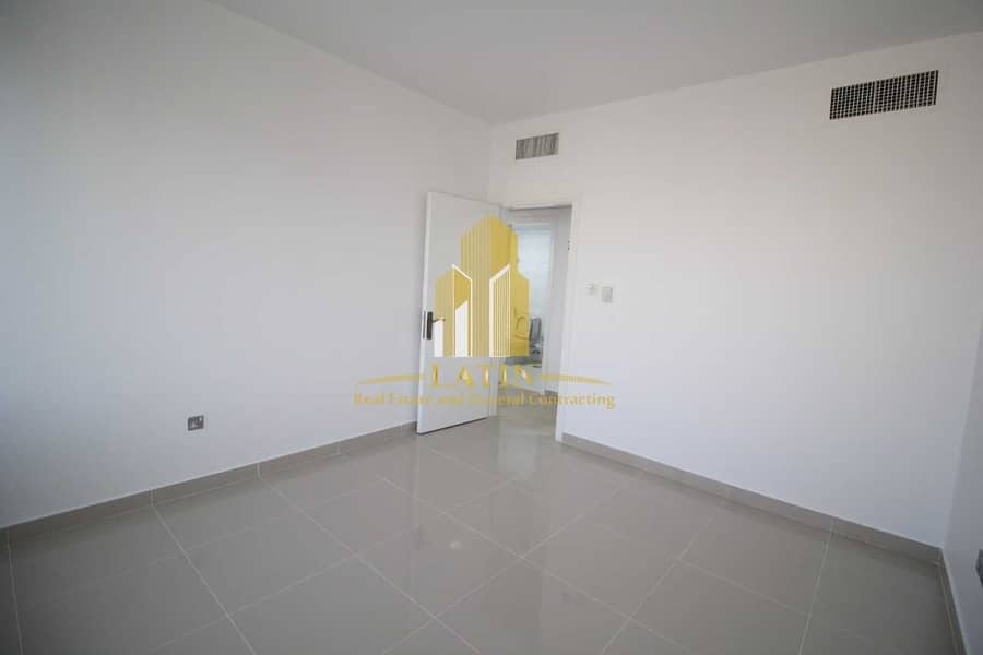 28 NO COMMISSION!  1MONTH FREE !Three Bedroom Apartment with Maids room & Balcony in Al Falah Street for 65K ONLY!