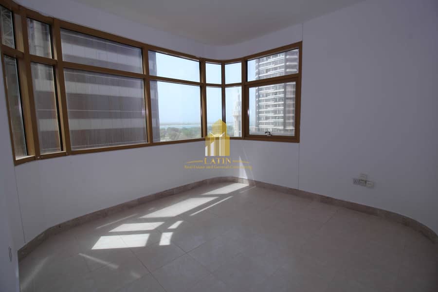 4 Spacious apartment sea view!  Newly Renovated 3 BR near WTC