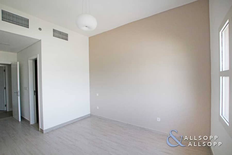 11 2 Beds | Upgraded Flooring | Available Now