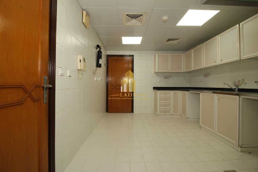 6 Clean & good spaces ! | 3 bedroom apartment + Maid | Prime location! | Affordable.