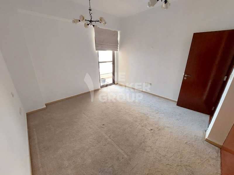 11 Sea View | Upgraded flooring | Vacant
