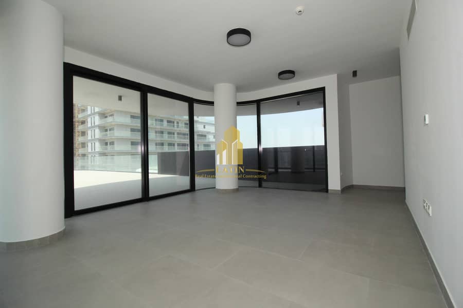 2 Gorgeous spacious 1 Master BR apartment with sea view & facilities | Parking availability.