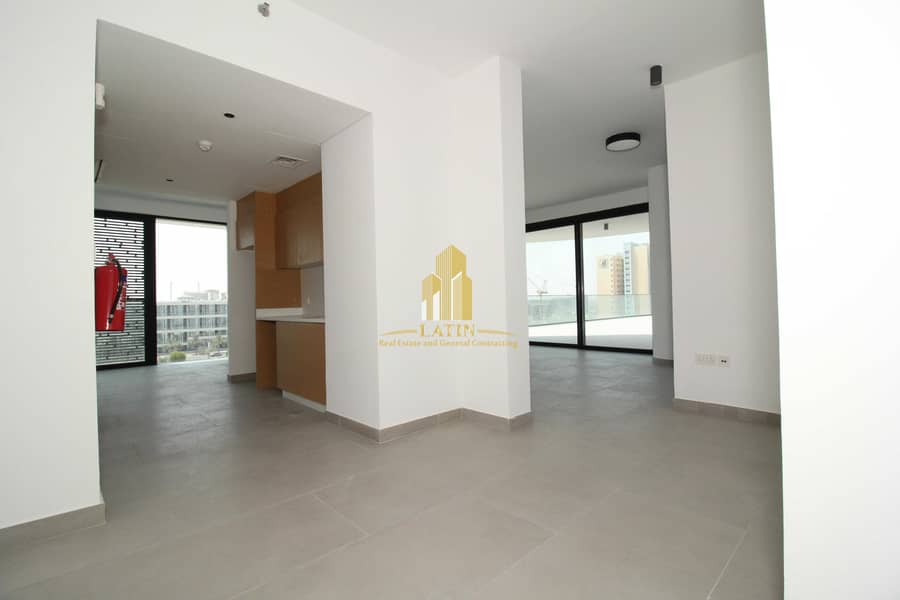 4 Gorgeous spacious 1 Master BR apartment with sea view & facilities | Parking availability.