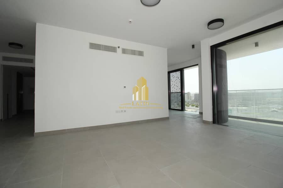 9 Gorgeous spacious 1 Master BR apartment with sea view & facilities | Parking availability.