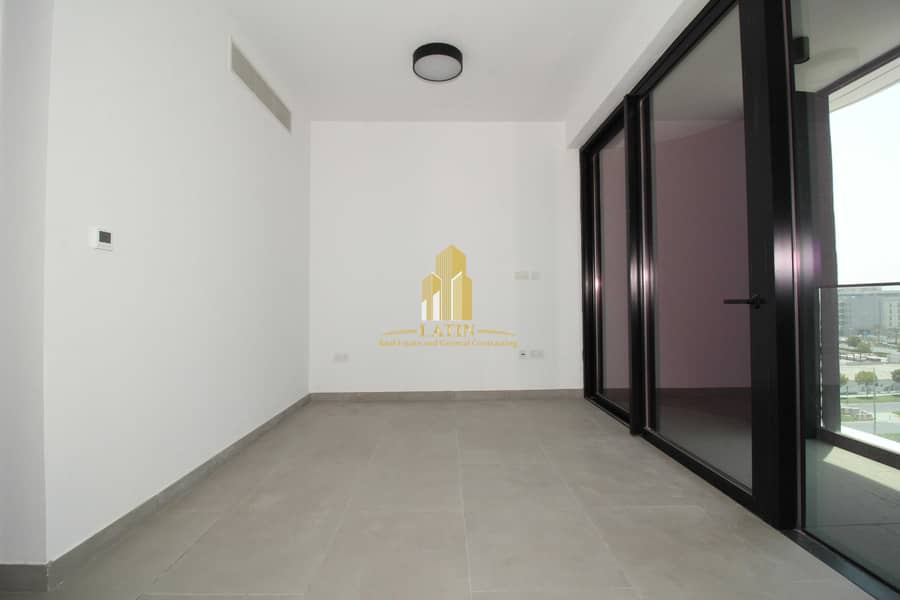 15 Gorgeous spacious 1 Master BR apartment with sea view & facilities | Parking availability.