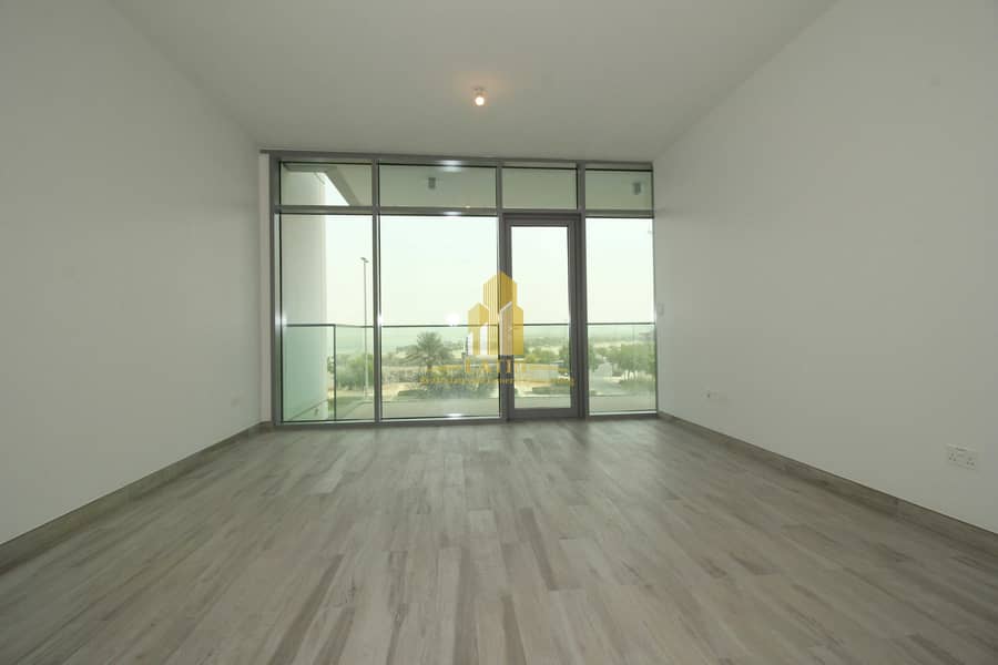 2 SEA view 1 Bedroom apartment with Luxurious finishes & stunning tower & location ! | Parking available!