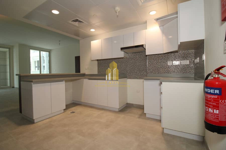 8 Bright & Modern Studio apartment with balconies & clean luxurious finishes !