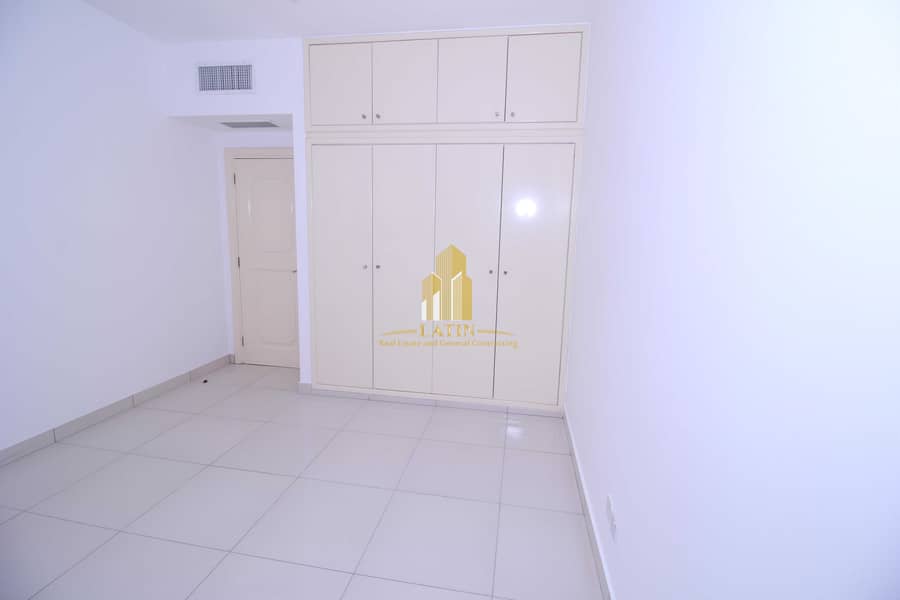 19 3 Bedroom apartment with wide park & road view | Prime location !