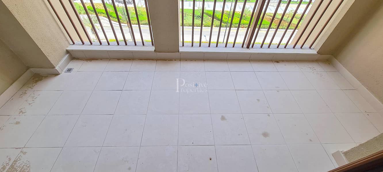 5 Exclusive magnificent 1BR with balcony