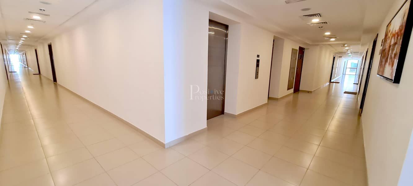 9 Exclusive magnificent 1BR with balcony