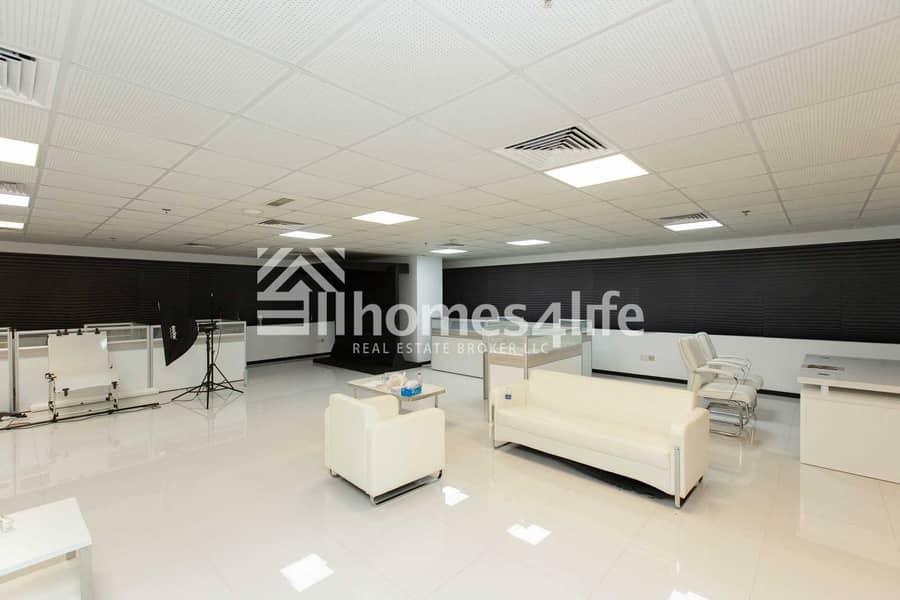 7 Office In OneLake Tower|Great Investment