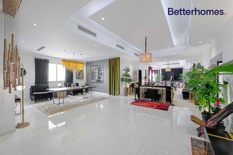 Excellent Finishes|5 Bed Custom |Corner Plot