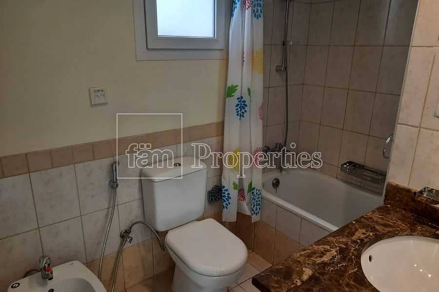 13 Walk In Shower - Upgraded - Opposite The Souk