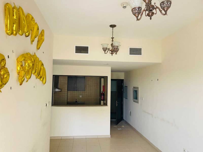 1 BHK With Balcony For Rent in Mazaya 4 Queue Point