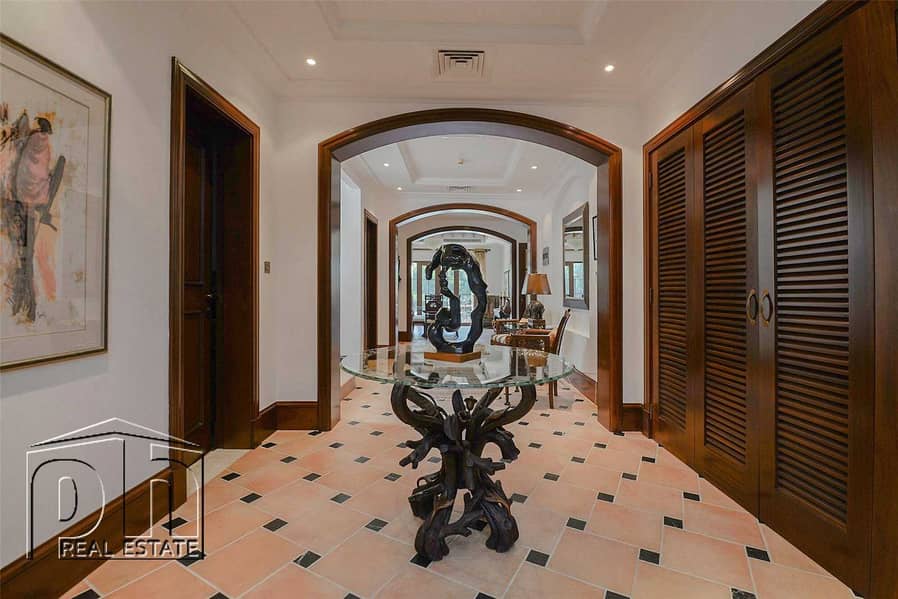 17 Immaculate Valencia overlooking the golf course