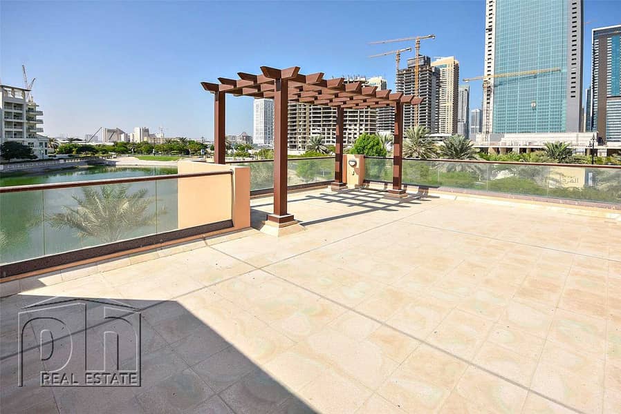 15 Stunning Views | Vacant  | Large Roof Terrace