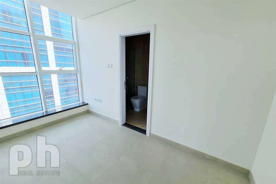 15 Luxury Triplex Penthouse | Brand New | High Floor