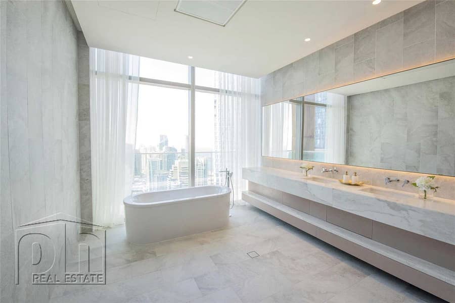 11 Luxury Living | Stunning Penthouse | Brand New