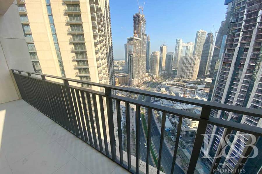 12 Burj Khalifa View | Balcony | Bright 3BR