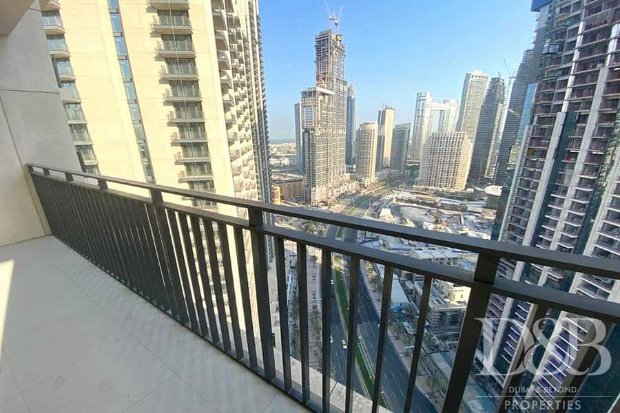 13 Bright 3BR | Burj Khalifa View | Balcony