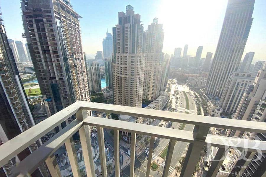 14 Bright 3BR | Burj Khalifa View | Balcony