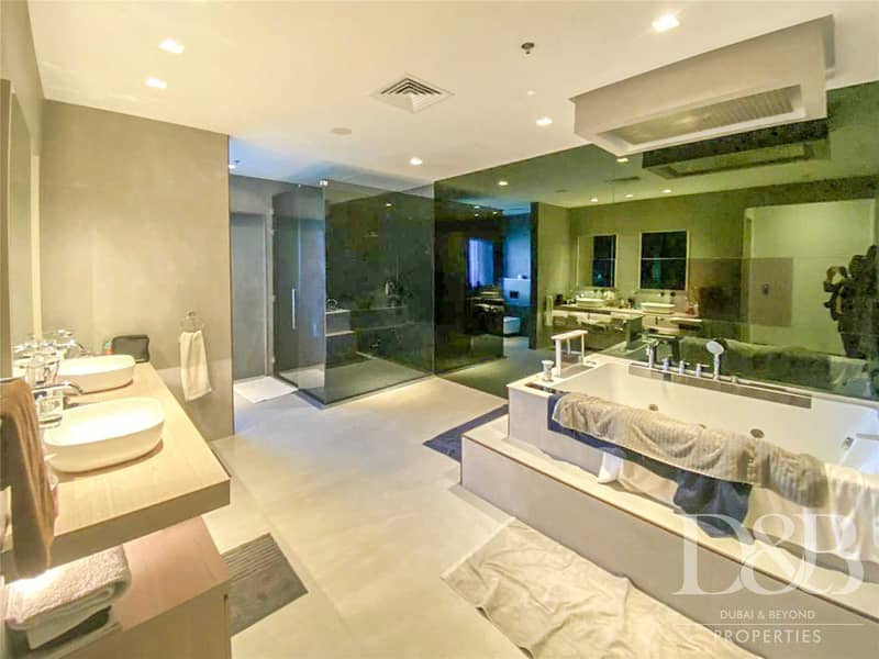 20 Upgraded Penthouse | Vacant Sept | Sea View