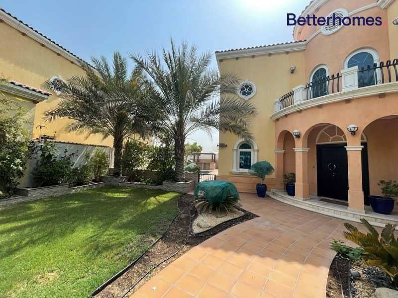 10 Single Row | Private Pool | 5 bed | Unfurnished | Vacant
