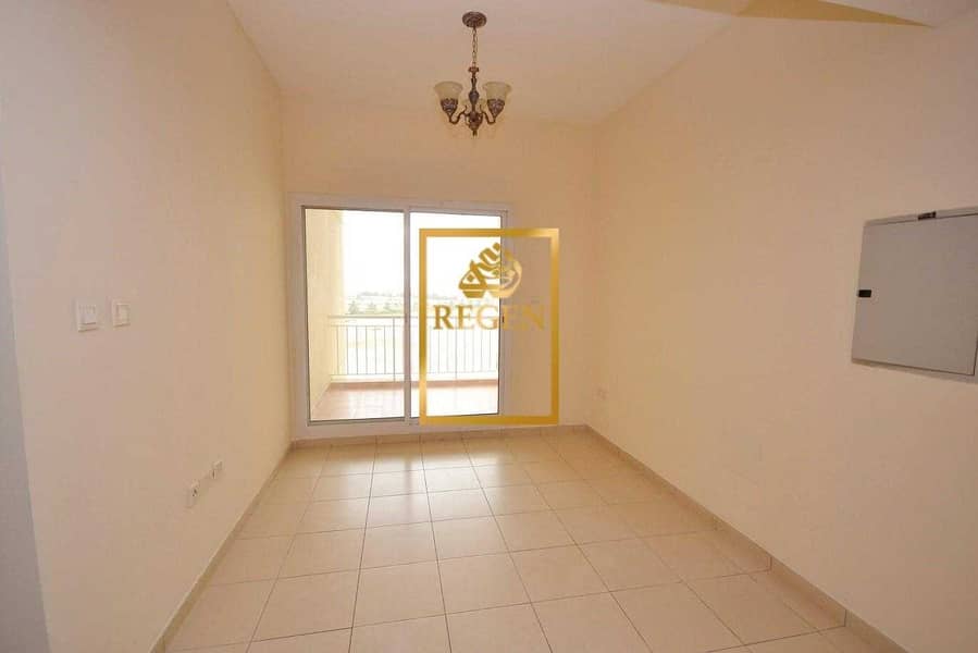 5 One Bedroom Hall Apartment For Rent in Liwan with in Queue Point