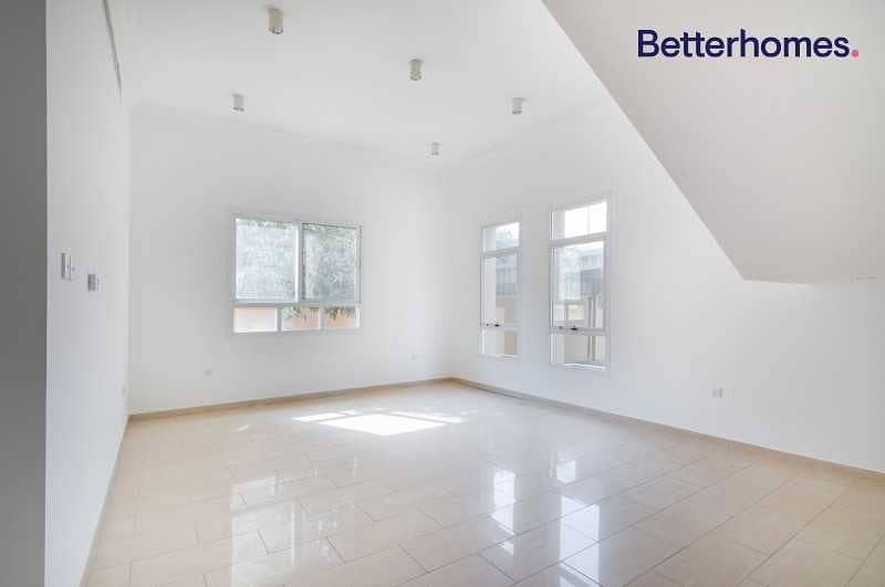 8 Stand Alone | Bright & Spacious | Private Garden