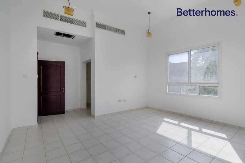 9 Stand Alone | Bright & Spacious | Private Garden